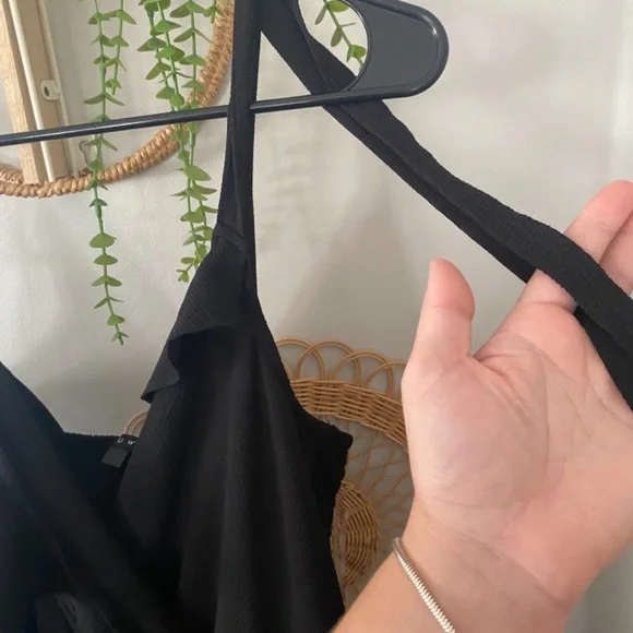 Elegant Black Jumpsuit - Picture 8 of 9